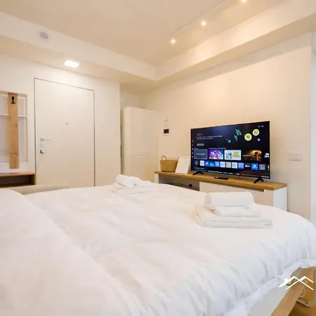 Daire Waterfront Lux| Studio|a/c|parking|gym|wifi By Tilo Cenova